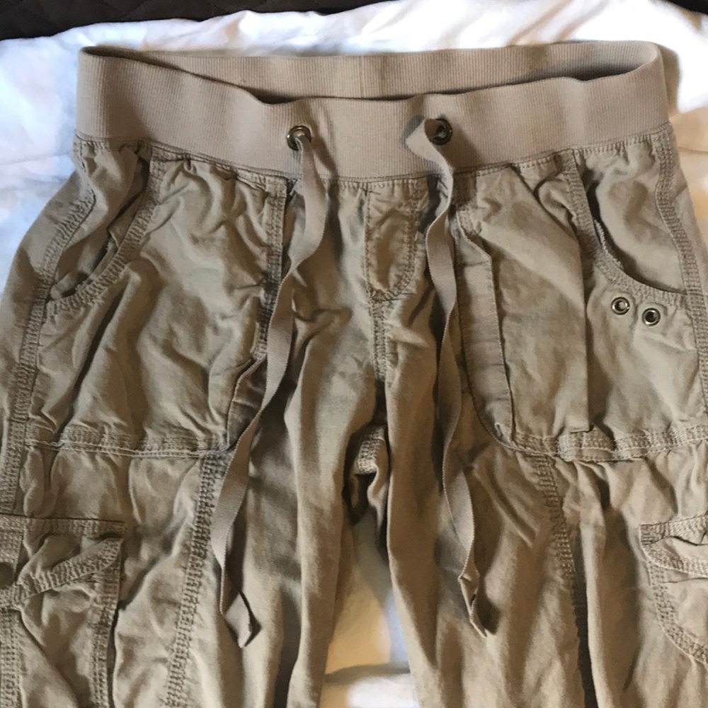 Old Navy low-rise Capris - Picture 3 of 7